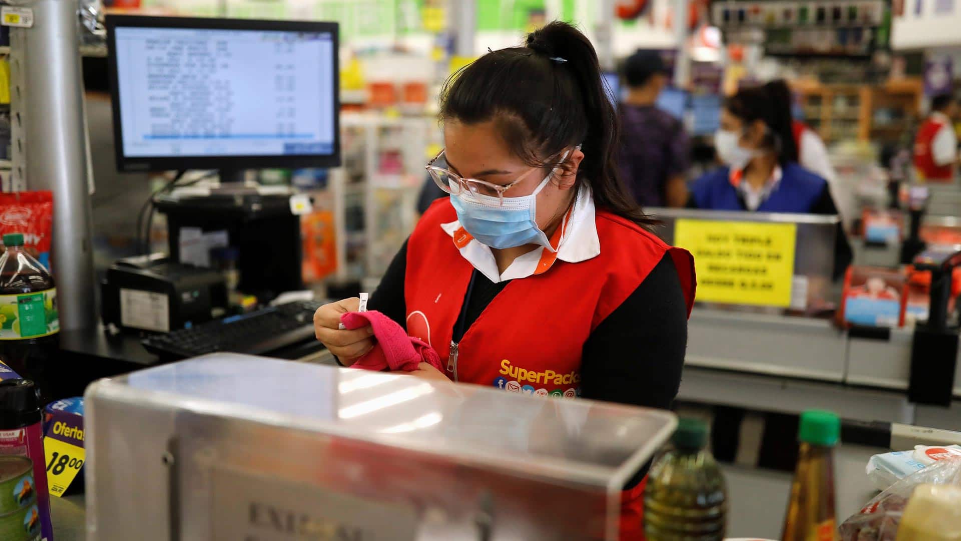 FrontlineGroceryWorkerCovid2